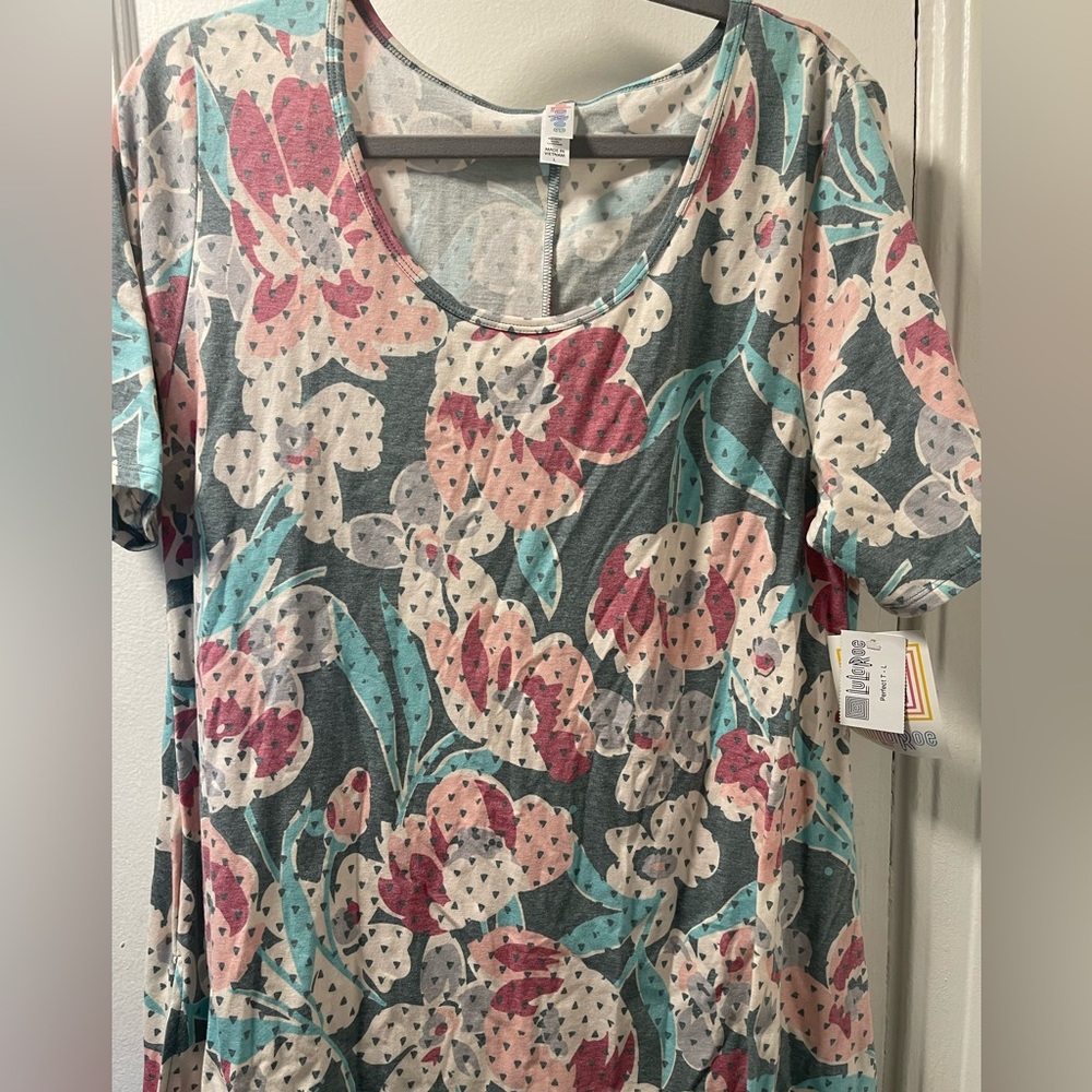 Nwt lularoe perfect tee floral print size large